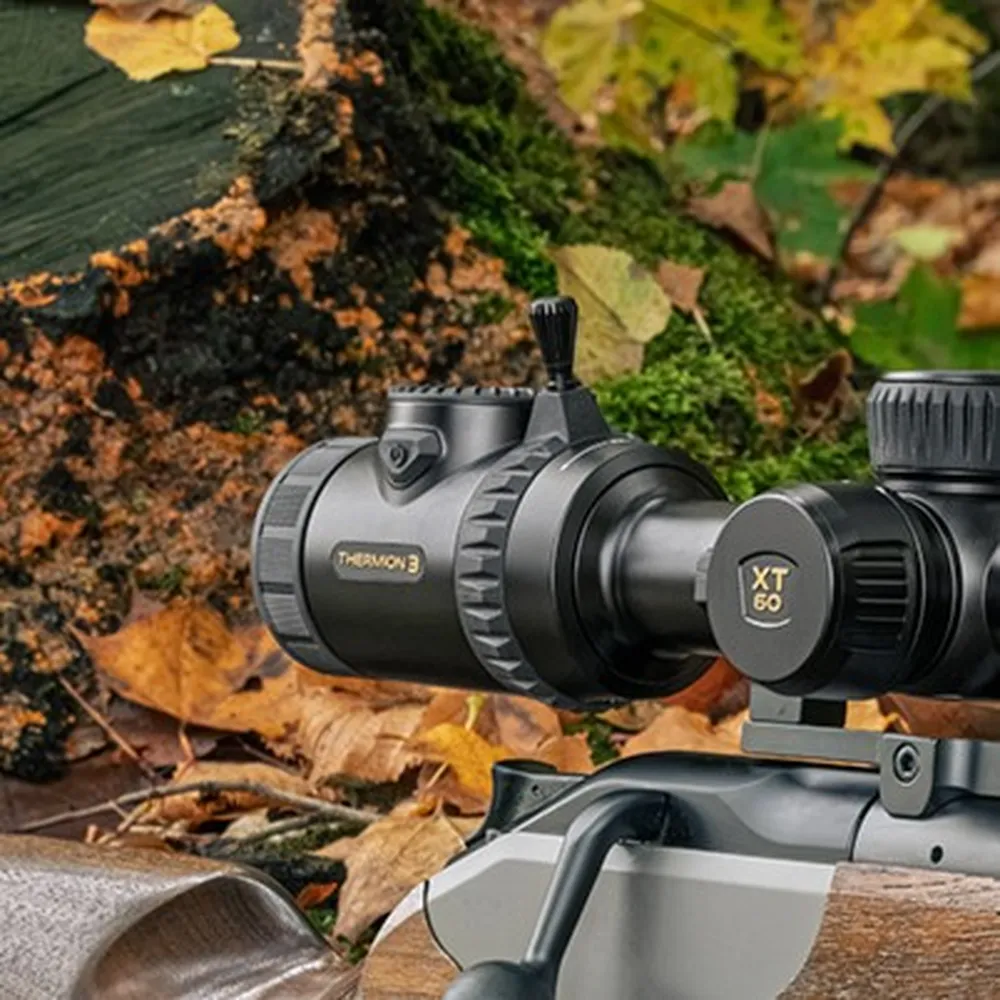 Pulsar Thermion 3 LRF XT60 – dźwignia zmiany zoomu i górne pokrętło ostrości